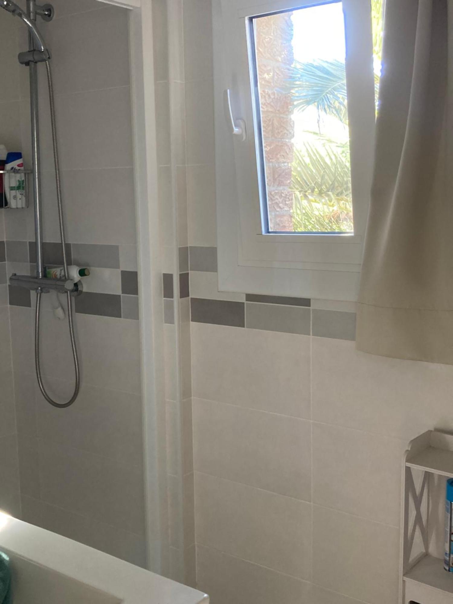 סאלו Appartement Vue Mer Avec Piscine Et Wifi מראה חיצוני תמונה